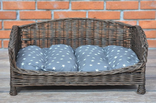Alfie Dark Wicker Bett mit Kissen – Wicker Stories